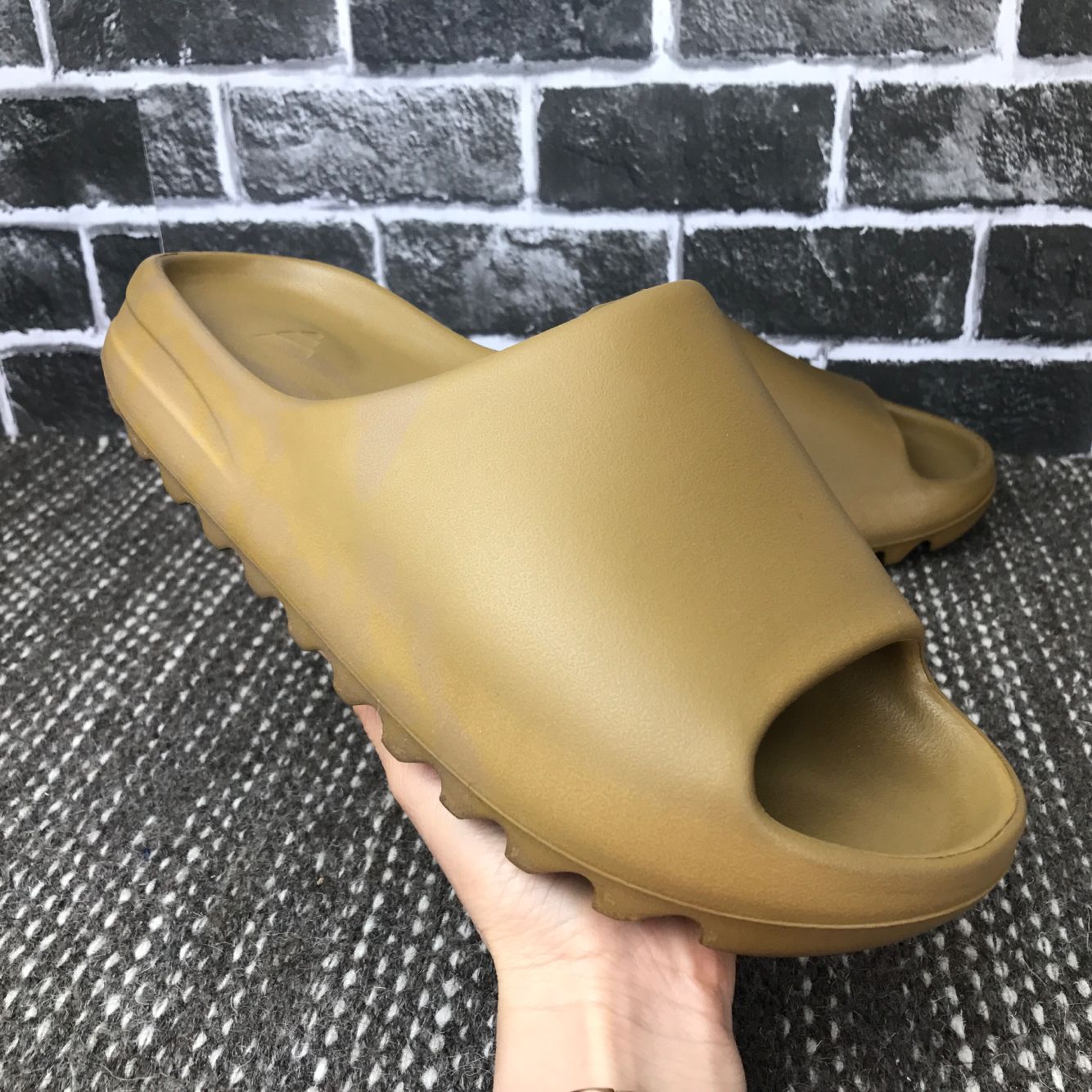 Adidas Yeezy Slide Ochre - Luxe Premium Brazil