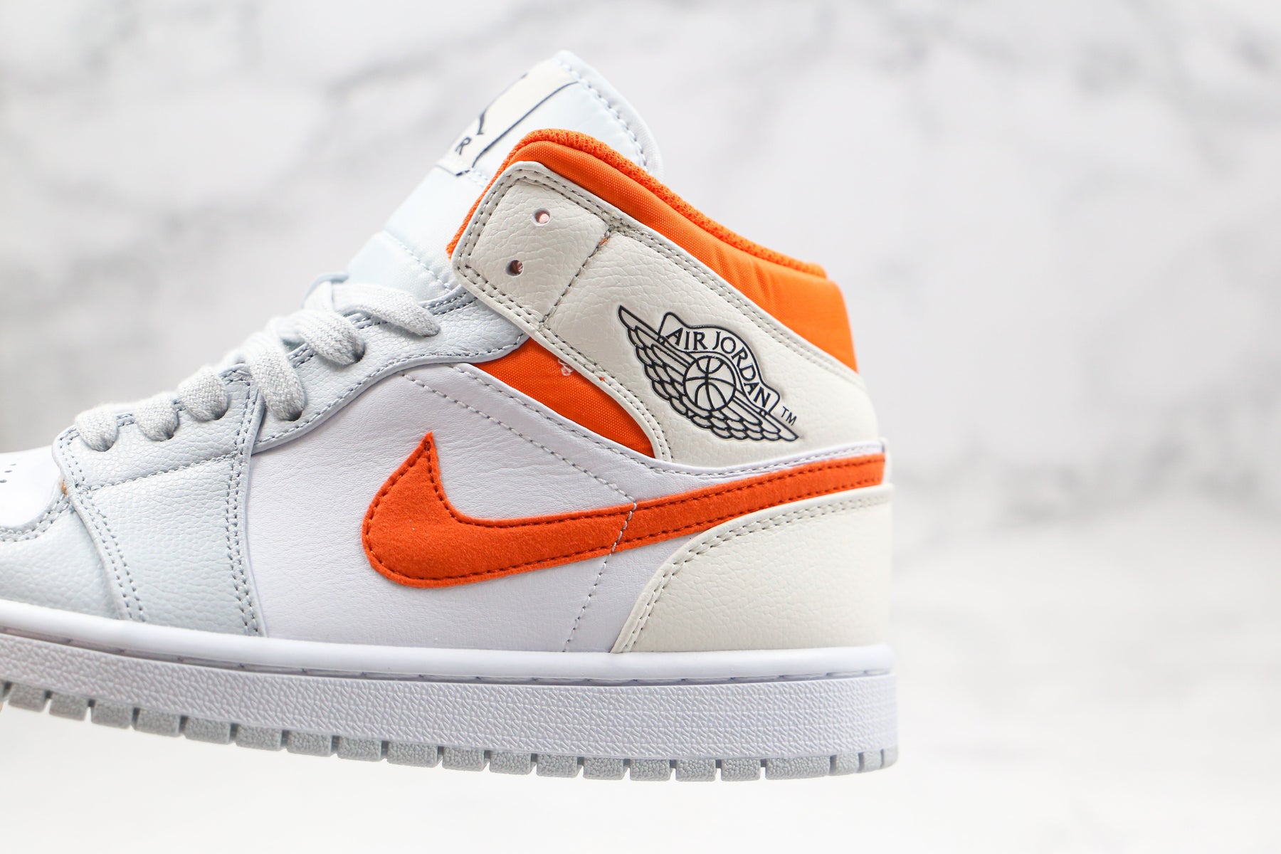 Jordan 1 Mid Starfish Pure Platinum - Luxe Premium Brazil