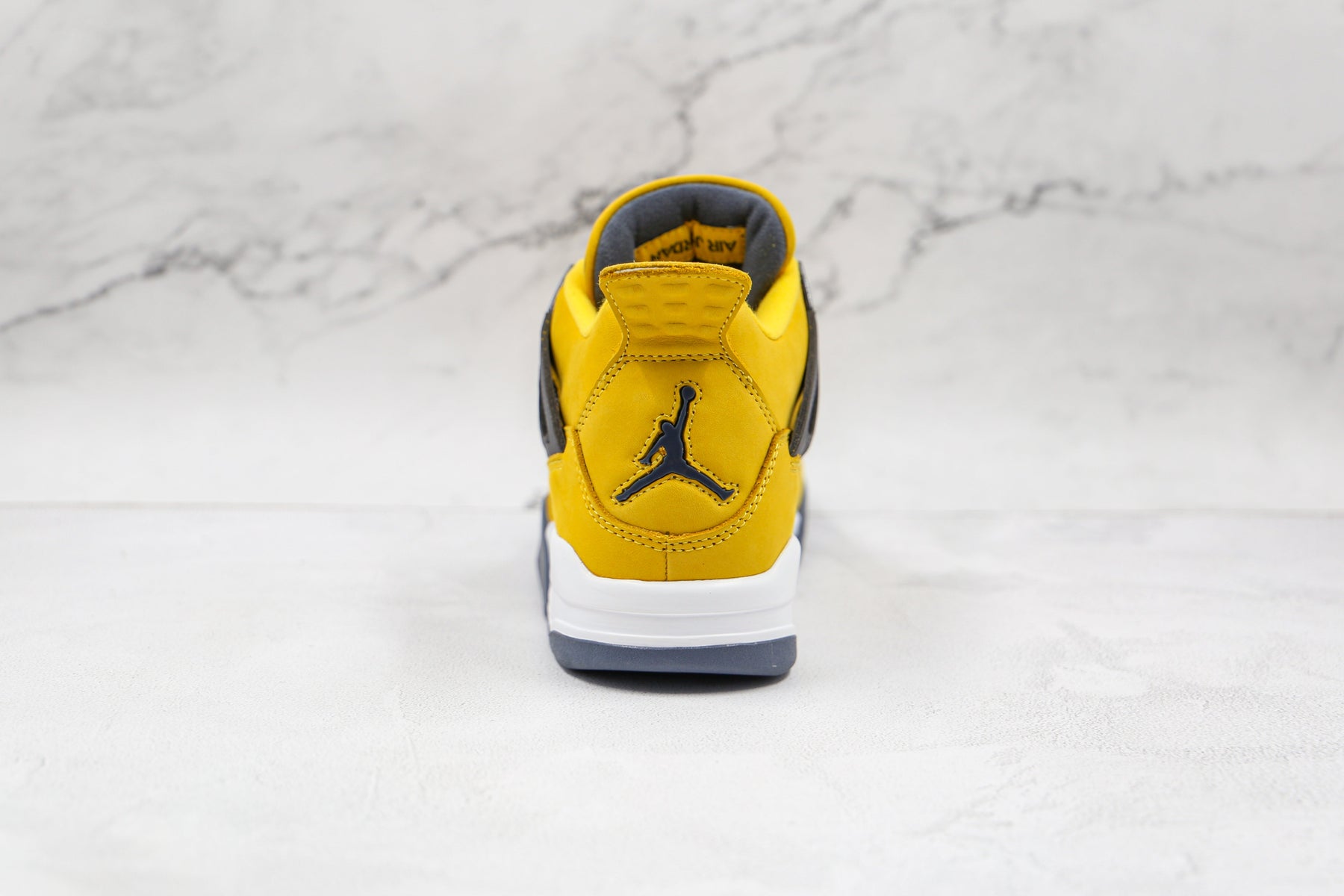 Jordan 4 Retro Lightning - Luxe Premium Brazil