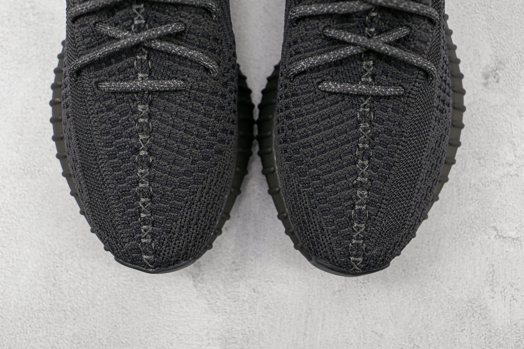 Adidas Yeezy Boost 350 V2 Black (Non-Reflective) - Luxe Premium Brazil