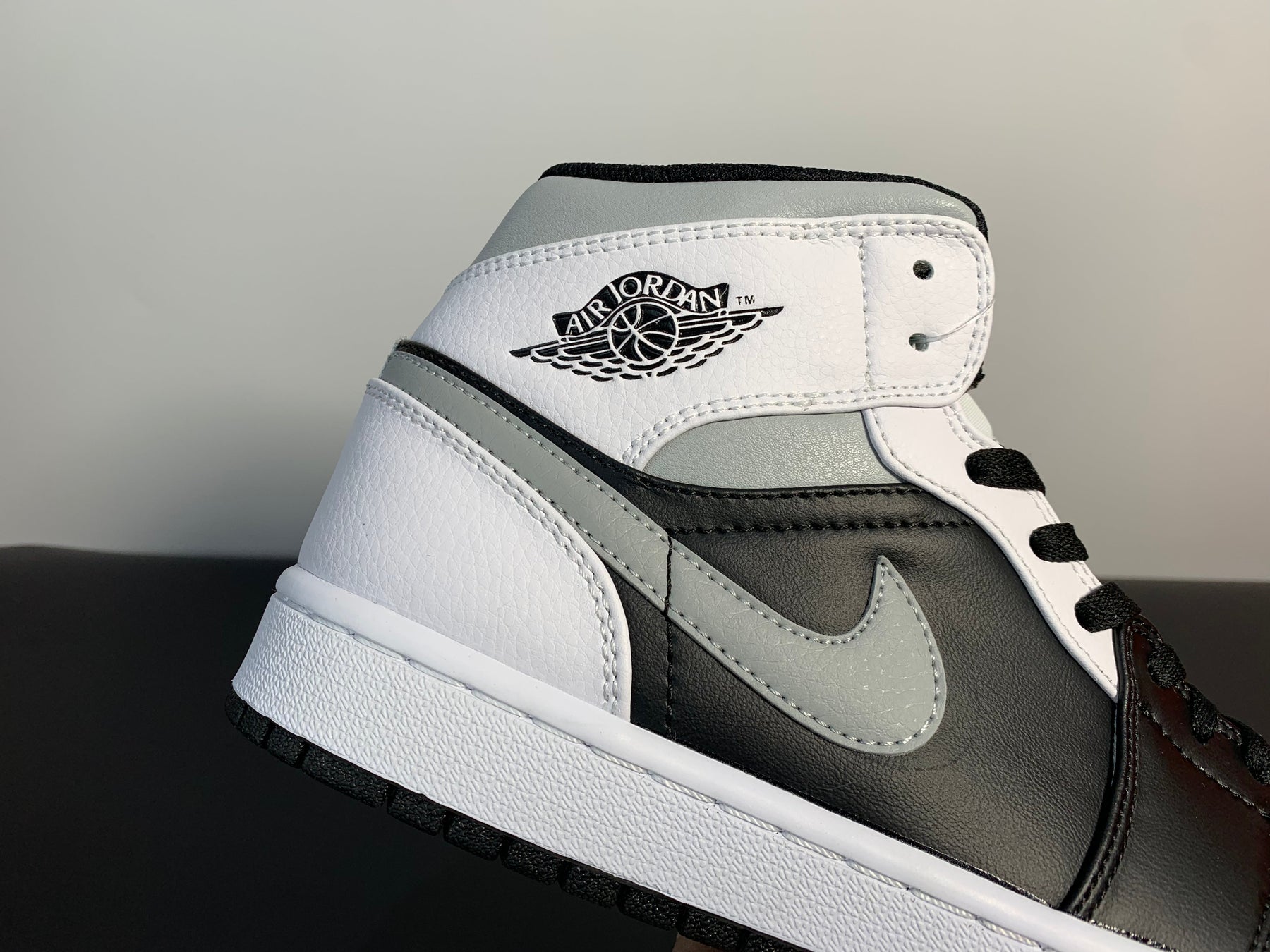 Jordan 1 Mid White Shadow - Luxe Premium Brazil