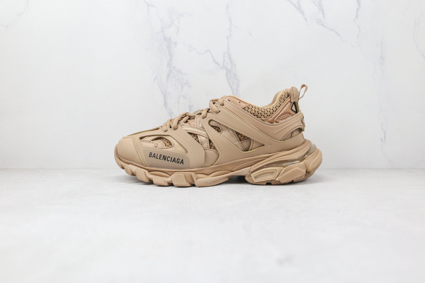 Balenciaga Track Beige - Luxe Premium Brazil