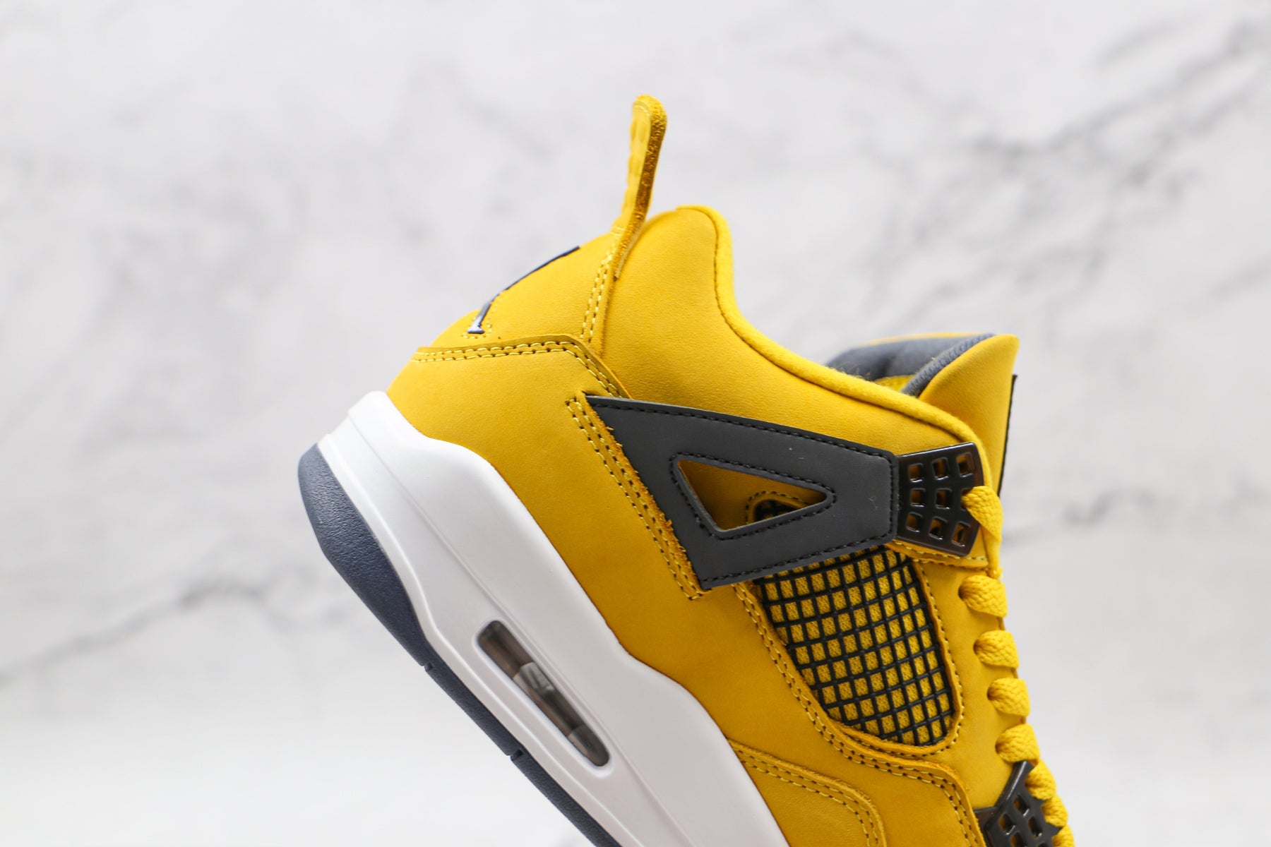Jordan 4 Retro Lightning - Luxe Premium Brazil