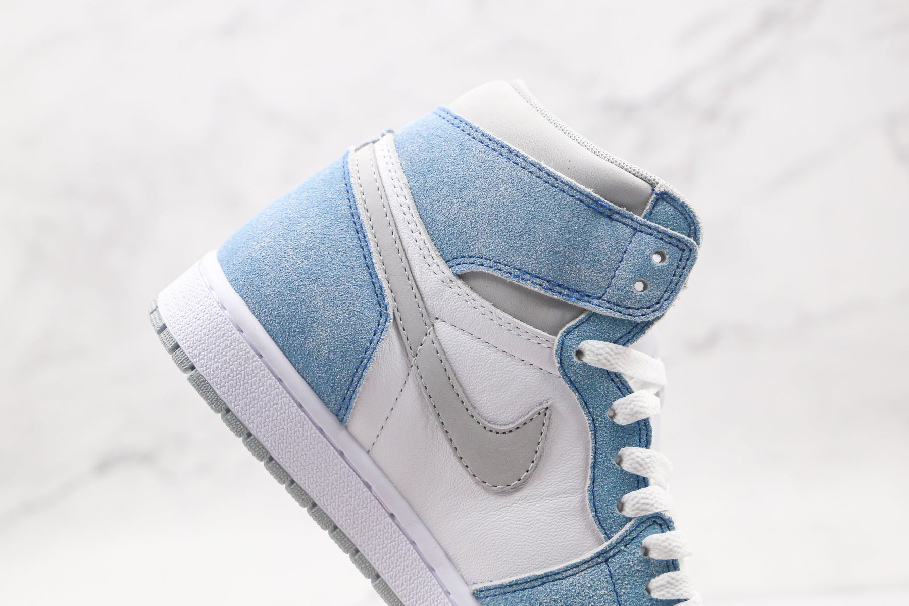 Jordan 1 Retro High Hyper Royal Smoke Grey Luxe Premium Brazil
