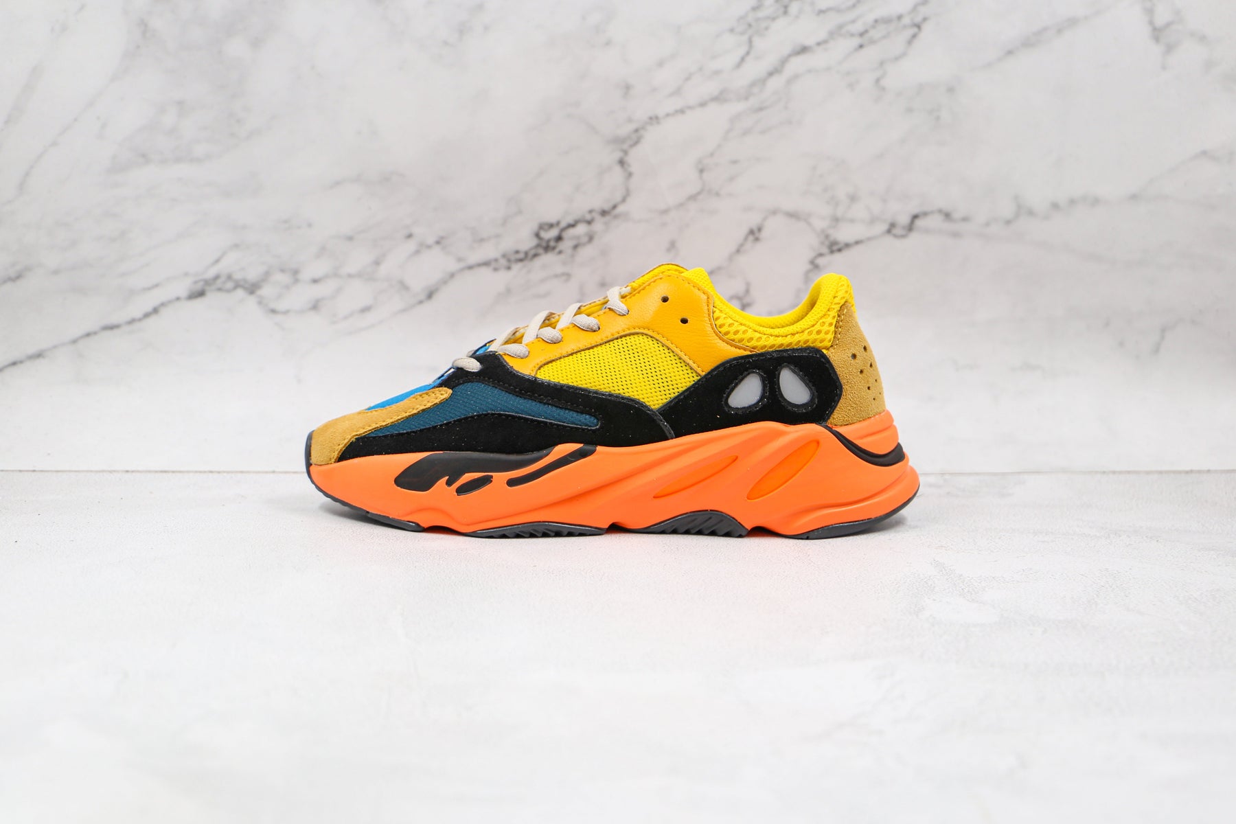 Adidas Yeezy Boost 700 Sun - Luxe Premium Brazil