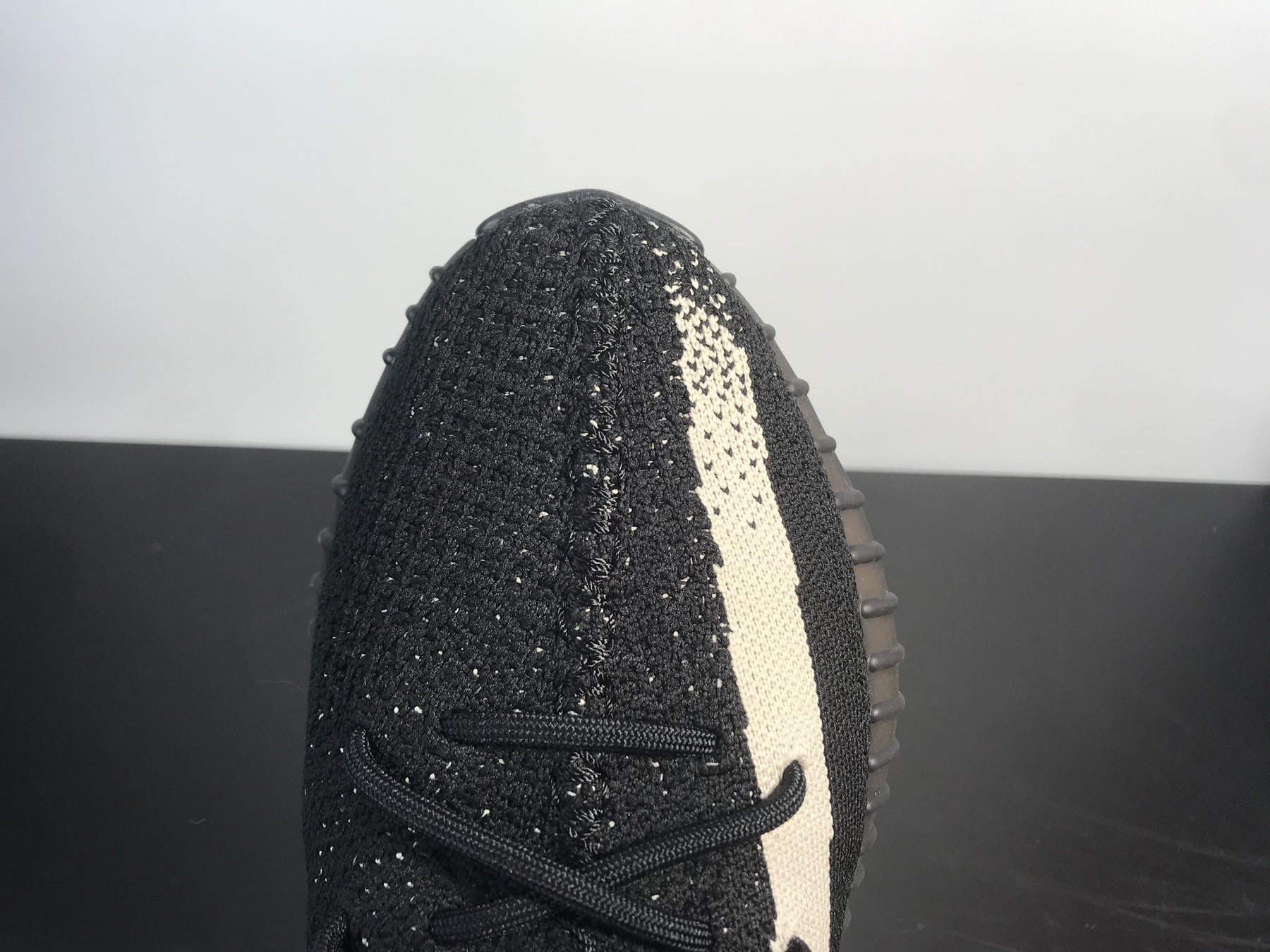 Adidas Yeezy Boost 350 V2 Oreo - Luxe Premium Brazil