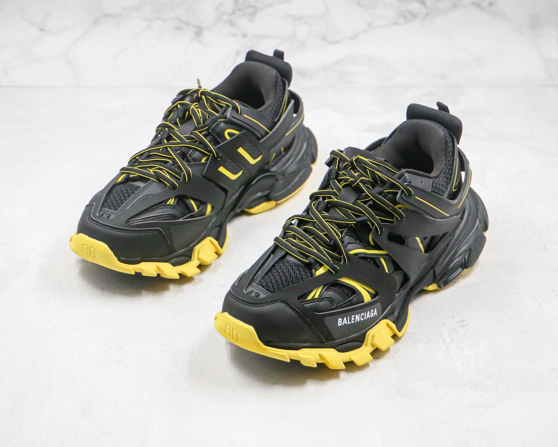 Balenciaga Track Black Yellow - Luxe Premium Brazil