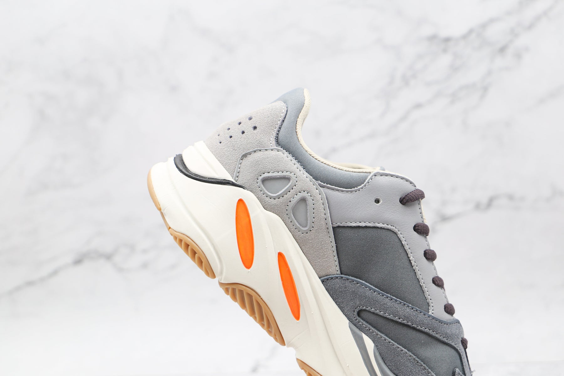 Adidas Yeezy Boost 700 Magnet - Luxe Premium Brazil