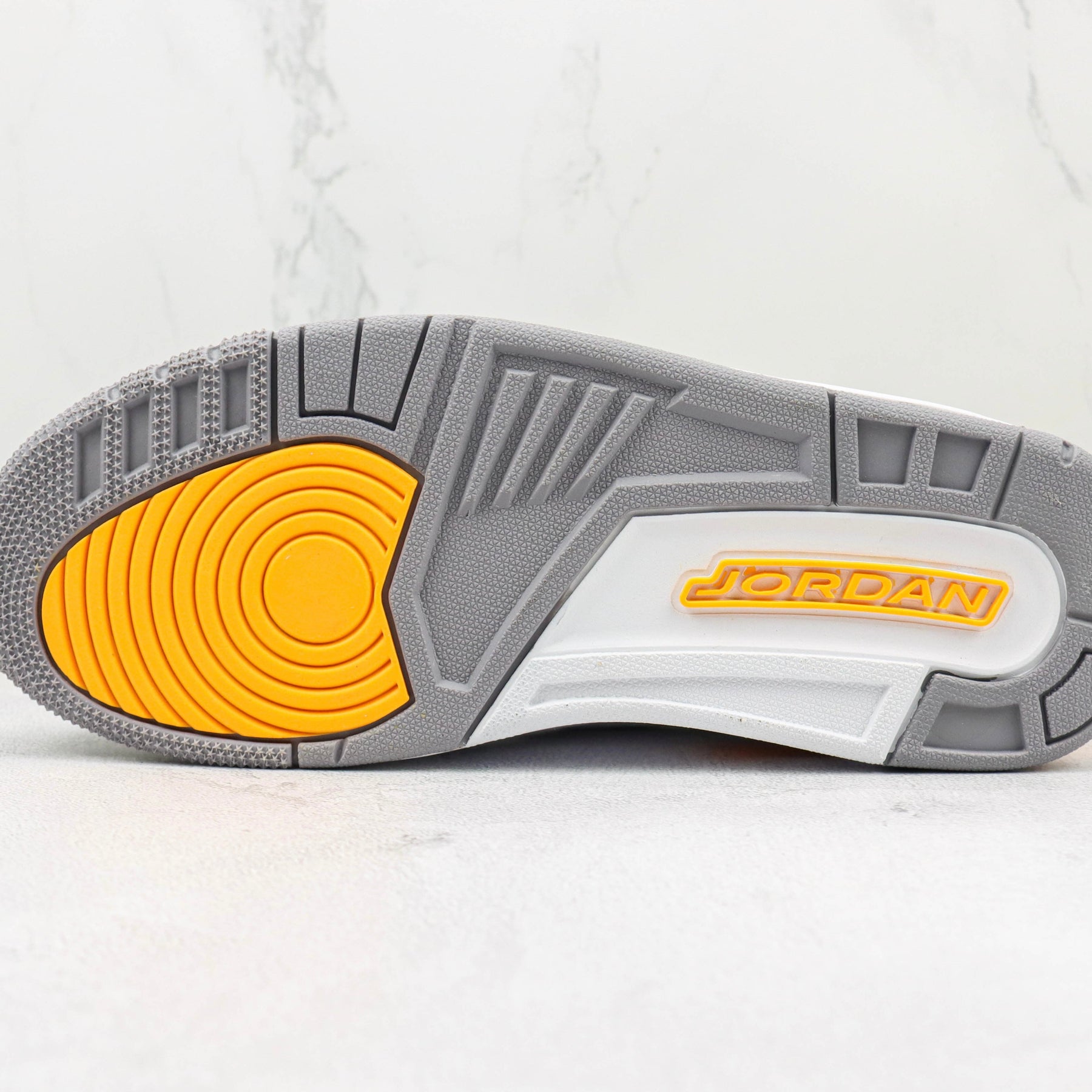 Jordan 3 Retro Laser Orange - Luxe Premium Brazil