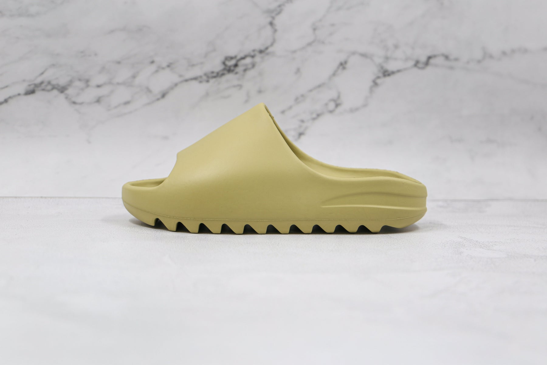 Adidas Yeezy Slide Resin - Luxe Premium Brazil