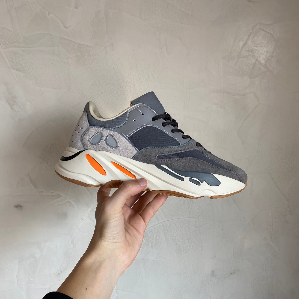 Adidas Yeezy Boost 700 Magnet (Pronta Entrega)